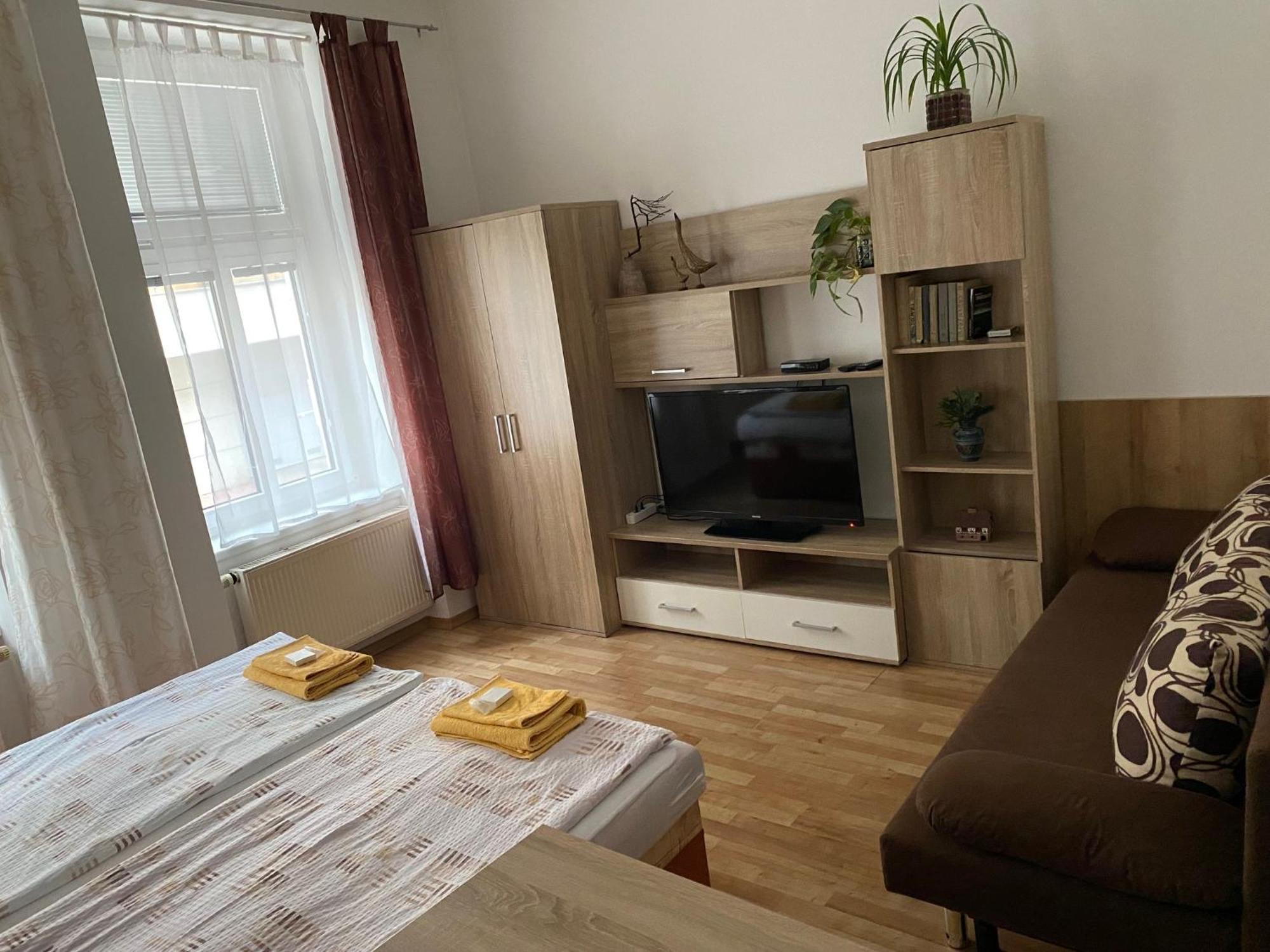 Apartmany - Penzion Smetanka Ceske Budejovice Eksteriør billede