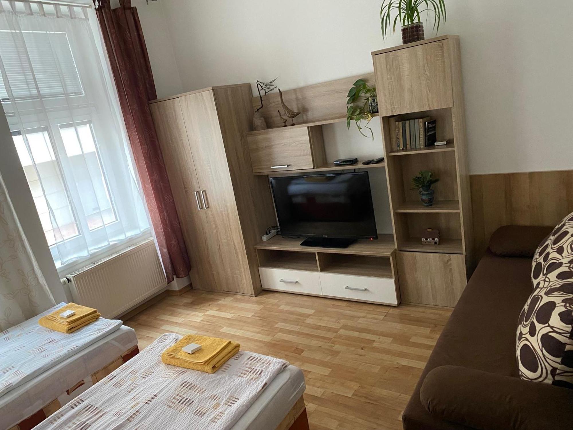 Apartmany - Penzion Smetanka Ceske Budejovice Eksteriør billede