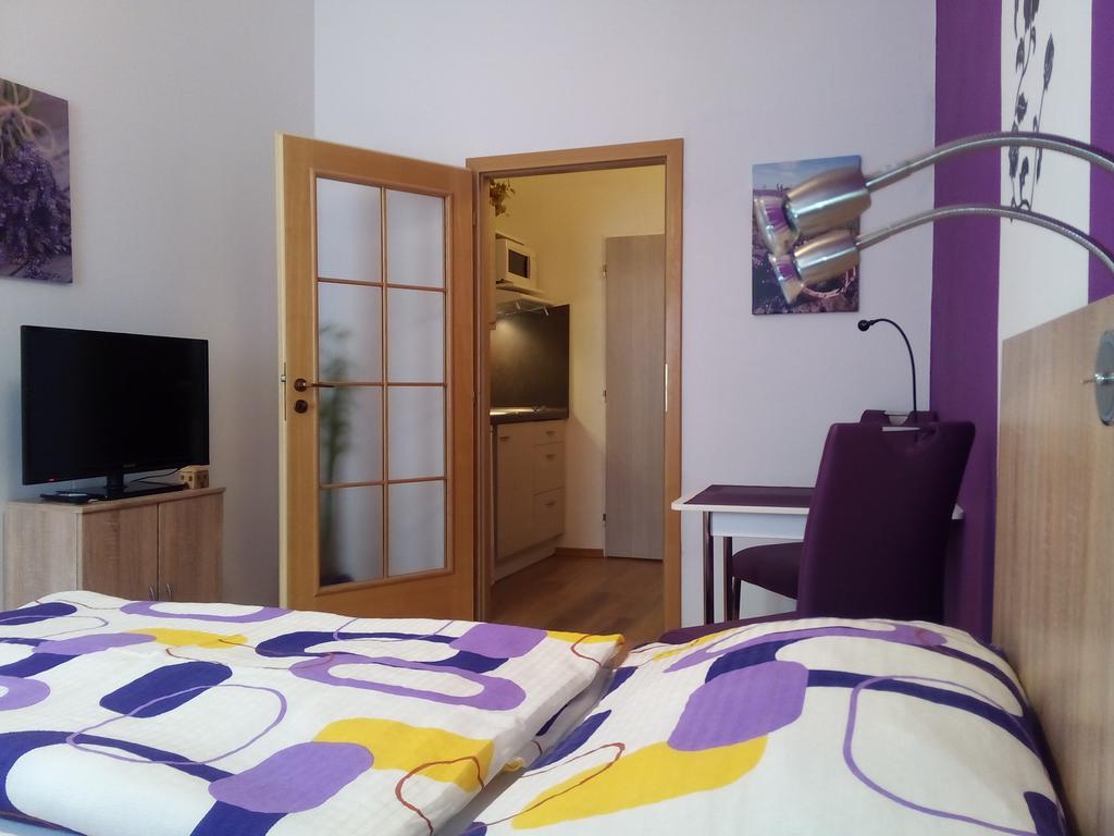 Apartmany - Penzion Smetanka Ceske Budejovice Eksteriør billede