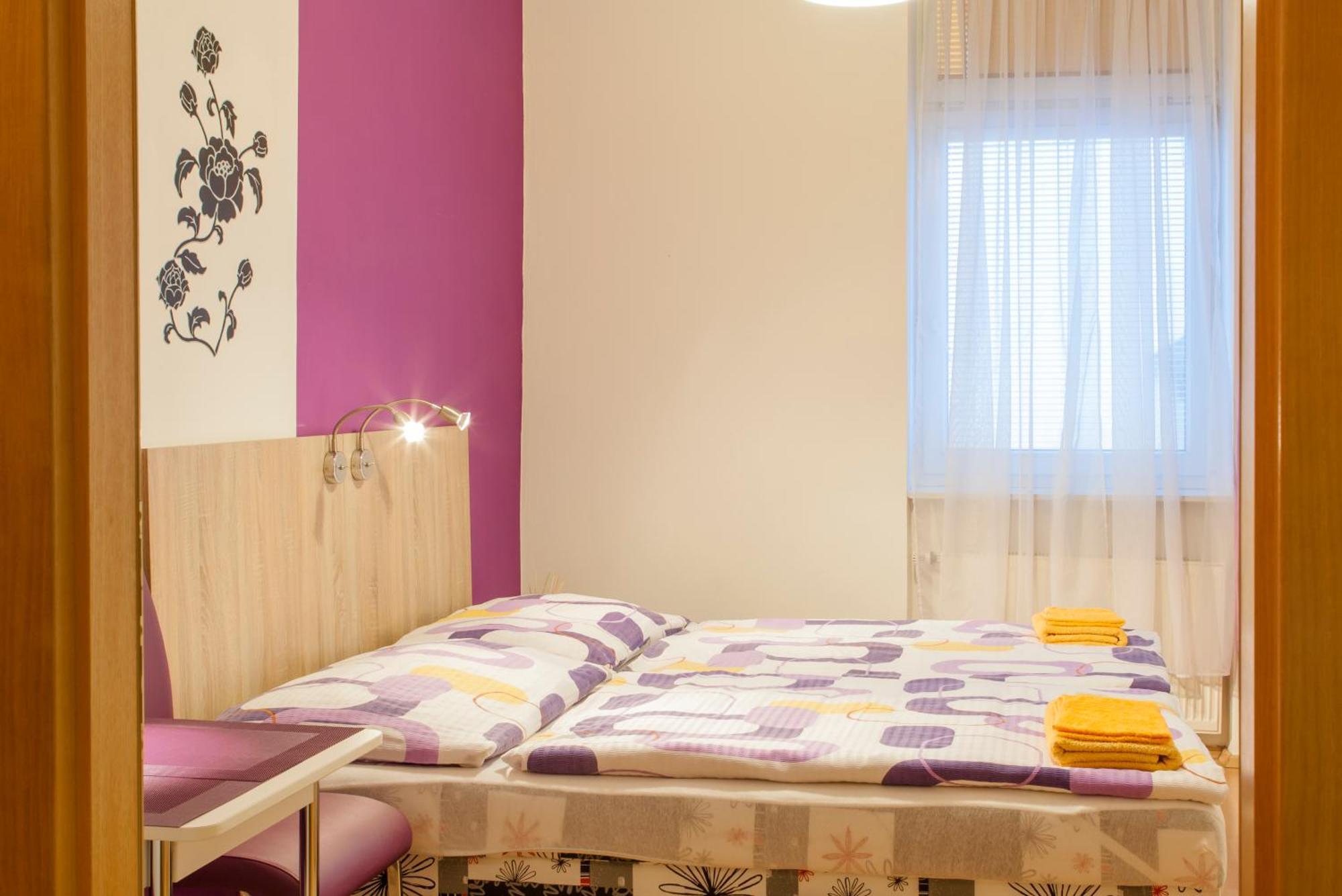 Apartmany - Penzion Smetanka Ceske Budejovice Eksteriør billede