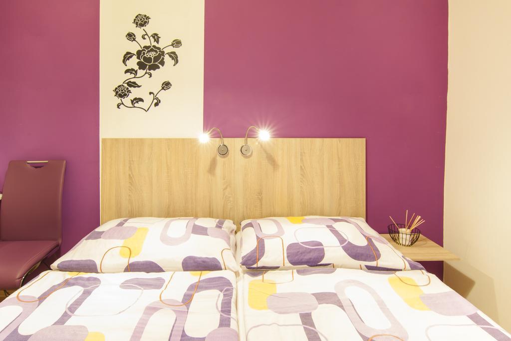 Apartmany - Penzion Smetanka Ceske Budejovice Eksteriør billede