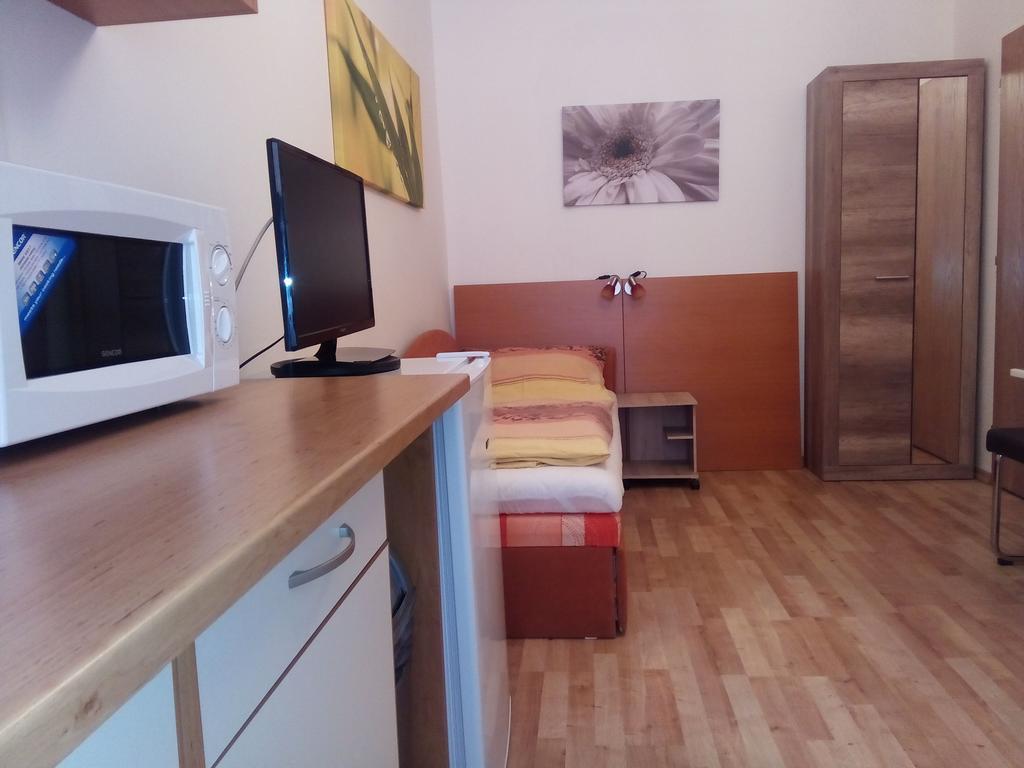 Apartmany - Penzion Smetanka Ceske Budejovice Eksteriør billede
