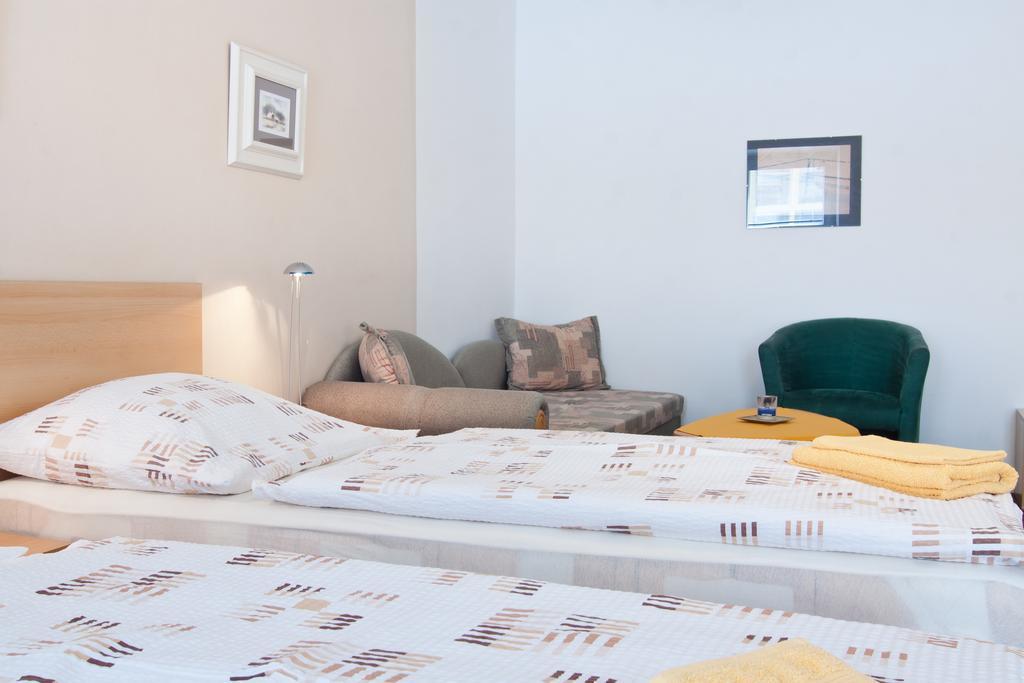 Apartmany - Penzion Smetanka Ceske Budejovice Eksteriør billede