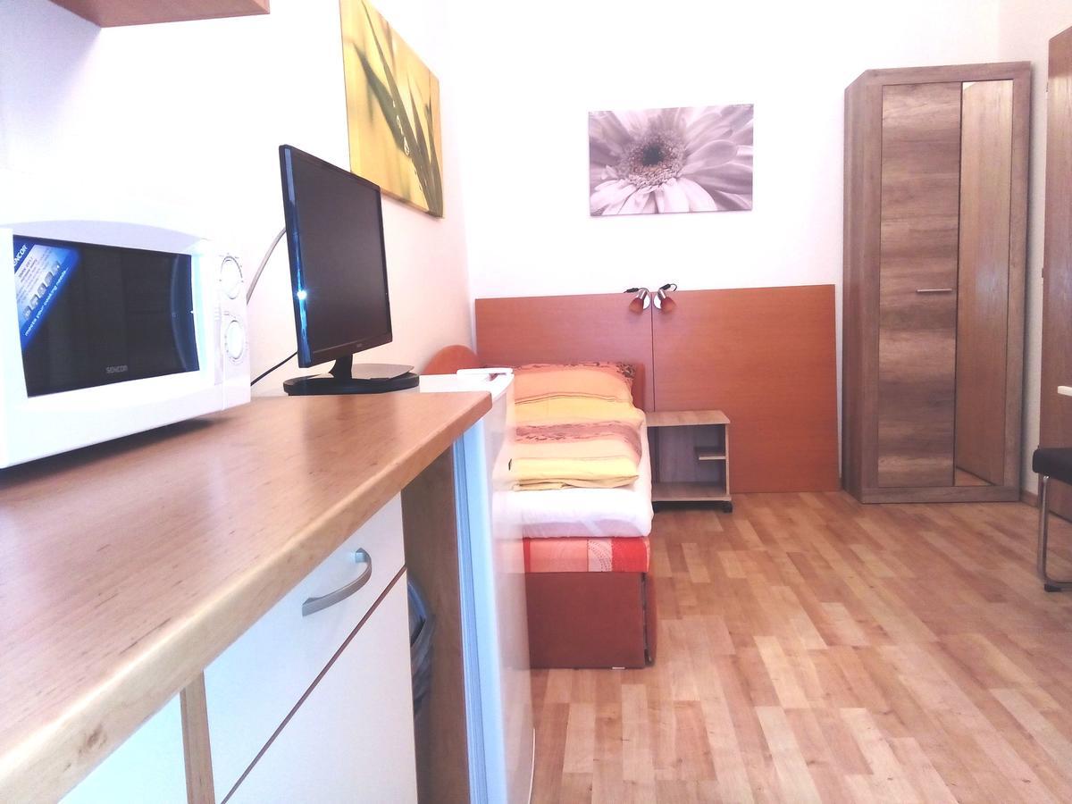 Apartmany - Penzion Smetanka Ceske Budejovice Eksteriør billede