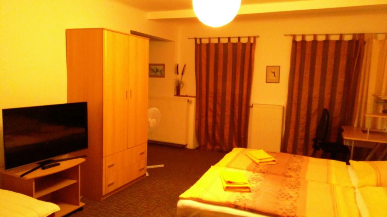Apartmany - Penzion Smetanka Ceske Budejovice Eksteriør billede