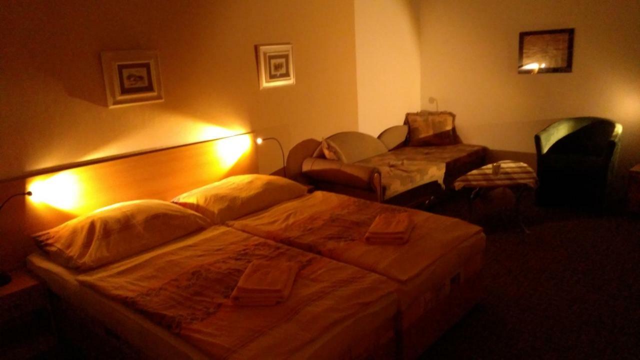 Apartmany - Penzion Smetanka Ceske Budejovice Eksteriør billede